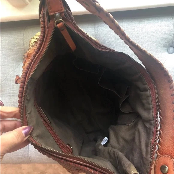 Isabella Fiore Authentic Woven Leather Shoulder Bag - Picture 7 of 16